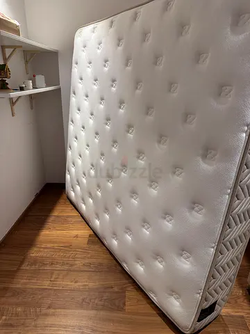 King size mattress in great condition, Sapsa Bedding