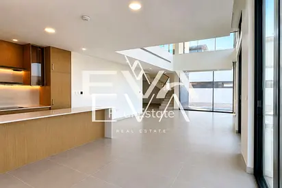 STAND ALONE | LARGE PLOT | PARK VIEW