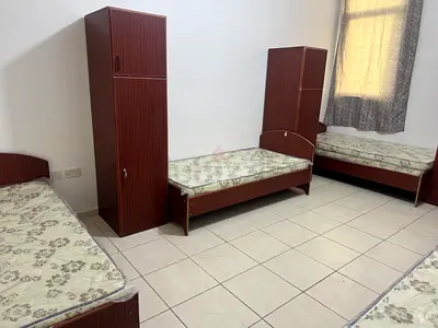 Abu Dhabi mussafah10 Male executive-bed space in a big Hall Room Rent 900 near Etihad Railway Statio