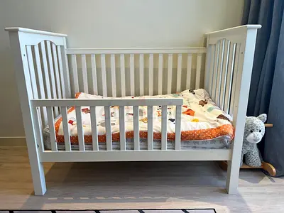Kendall convertible crib