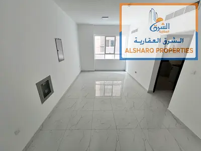 غرفه ماستر وصاله 2 حمام بالكونه كبيره جدا خزائن في الحائط تكيف مركزي موقع حيوي وقريب من كل الخدمات