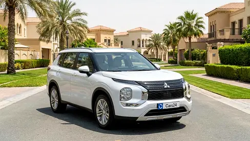 AED 1,160/month | 0 Downpayment | Free 3 Months Warranty | 30 Day Return | MITSUBISHI OUTLANDER 2025