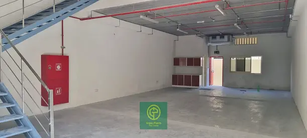 Al Qusais 2,500 Sq. Ft air-conditioned warehouse with built-in toilet, and pantry