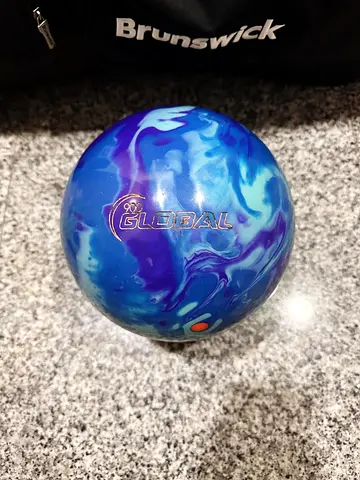 Bowling Ball - Used (900 Global Origin)