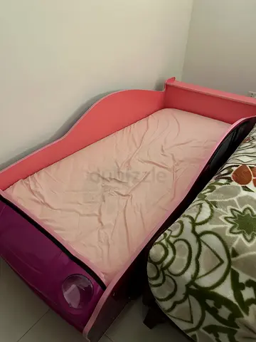 Kids bed with matress