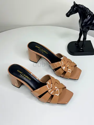 Saint Laurent tan patent leather heeled mules - size not specified