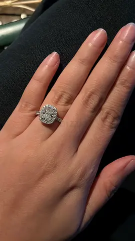 ENGAGEMENT RING - With IGI Certificate.