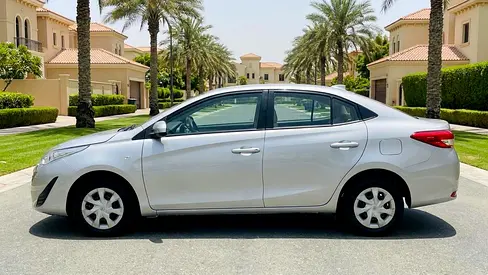 2019 Toyota YARIS — фото 3