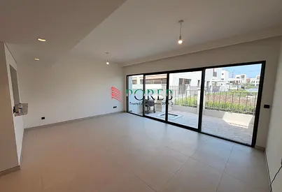 Single Row | Bright Layout | with Dishwasher