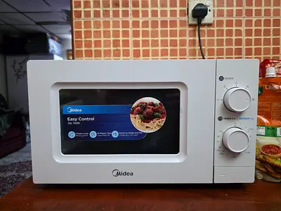 Midea 20L Microwave Oven - Good Working Condition , Urgent Sale