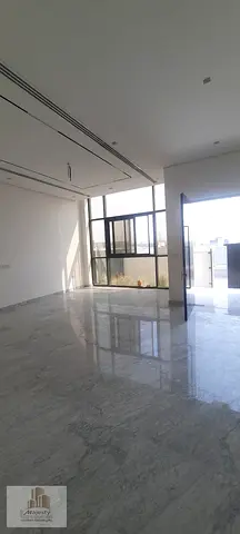 للبيع فيلا مستقلة مميزة في الحوشي بالشارقة