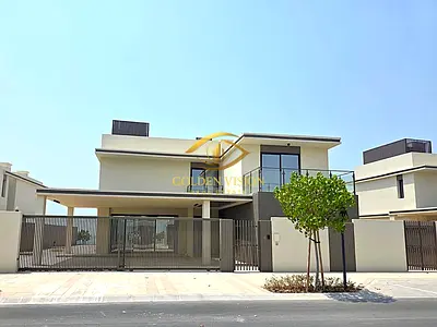 Exclusive Beach Villa 5-Bedroom + 2 | Wynn Casino and Marina View