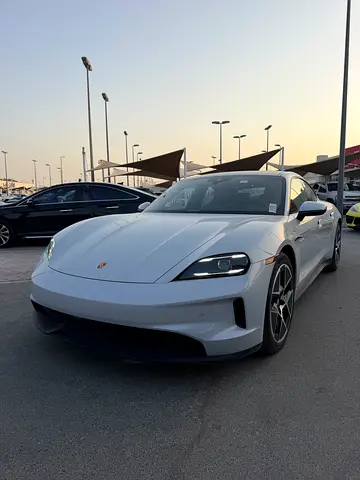 Porsche Taycan Standard 2025