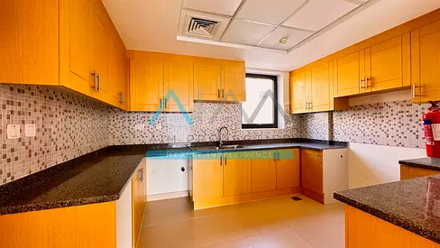 Extendable 3Br Podium Townhouse / MBZ Road Facing For Sale
