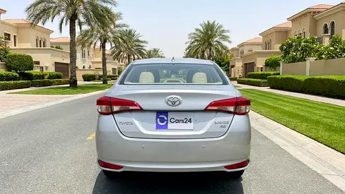 2019 Toyota YARIS — фото 4