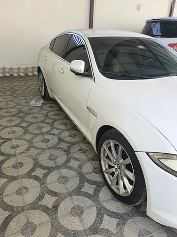 2012 Jaguar XF — фото 3
