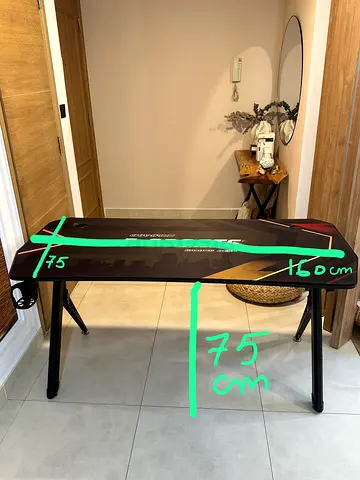 Carbon fiber gaming table in a very good condition  Dm me if interested