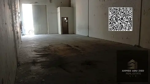 مستودع للايجار السنوي بالجرف الصناعيه بمساحه 1300 قدم,كهرباء 3 فاز,28 كيلو واط,بجوار السوق الصيني,قريب من جميع الخمات ,بسعر 70 الف درهم سنويا