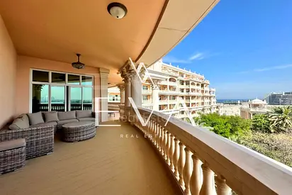 STUNNING VIEWS | LARGE BALCONY | WITH MAIDS