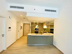 ELLINGTON BUILDING | SPACIOUS | READY TO MOVE