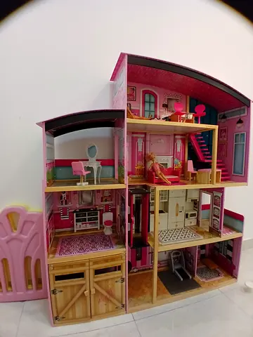 Barbie dream house BIG