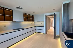 Upgraded I 3 bedrooms I High floor