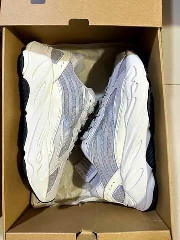 Yeezy 700 V2 Static