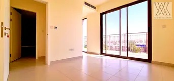 SINGLE ROW - NEAR AMENITIES - LANDSCAPED
