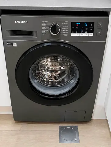 Samsung 8 kg washing machine new model same like a new condition