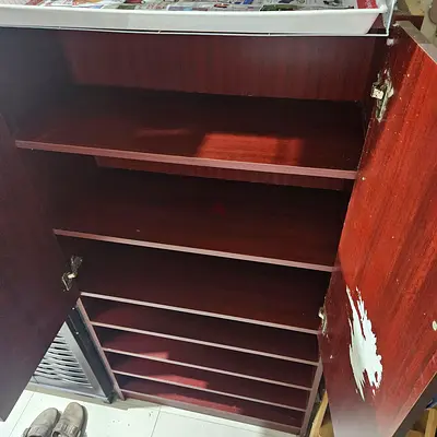 👟 Wooden Shoe Rack – Good Condition