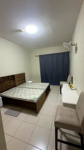 Executive ladies bed space available in JVC AED 100p