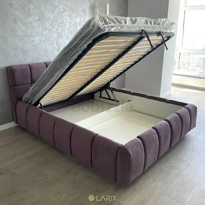 Queen storage bed frame with hydraulic lift - upholstered