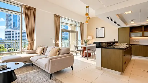 Bright | Multiple Cheques | Burj View | Spacious