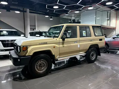 Toyota Land Cruiser 70 Series LC 76 LX 2026 GCC Specs هاردتوب 5 ابواب ديزل LED مكينه 2800 لتر