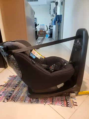Maxi-Cosi Axissfix plus Car Seat with Base 360 rotation