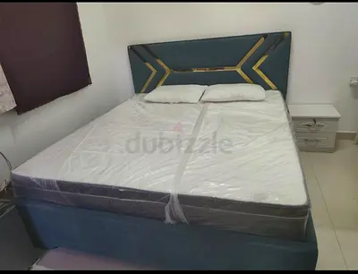 🛏️ Queen Size Bed Frame + Mattress for Sale
✨ Modern upholstered headboard
✨ Brand new / like-new