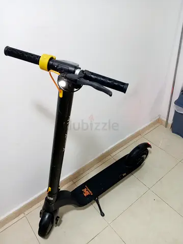 urgent sale!!kugoo hx .very good condition same like new.issue no charger.abu dhabi city