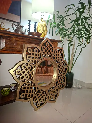 Wall mirror