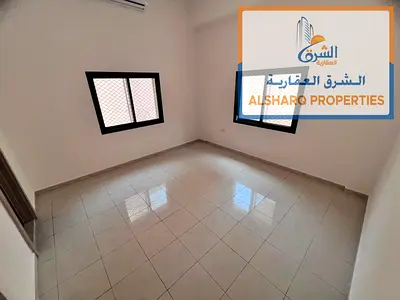 غرفة وصالة غرفة ماستر 2 حمام طابق أرضي تكييف سبليت صيانة على المالك