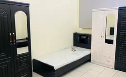Executive Bachelor Bedspace with Attached bathroom in Spain cluster