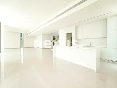 SINGLE ROW | OPEN SPACE FRONT & BACK | EXCLUSIVE