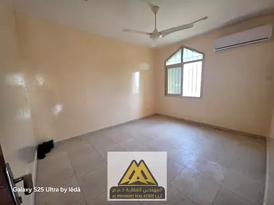A spacious 2-bedroom apartment with a very large layout and an attractive rental price. The apartme