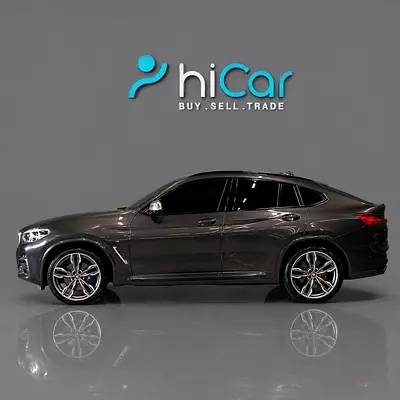2021 BMW X4 photo 2