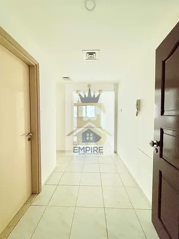 HUGE APARTMENT | 2 FULL WASHROOMS | PRIME LOCATION