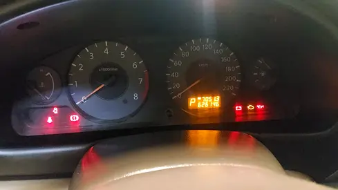 2010 Nissan SUNNY 照片 2