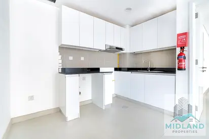 BRIGHT | UNFURNISHED | WITHOUT BALCONY 1BHK