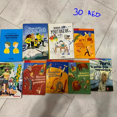 Set of 10 French/Children's Books — Mixed Titles (used) - 30 AED