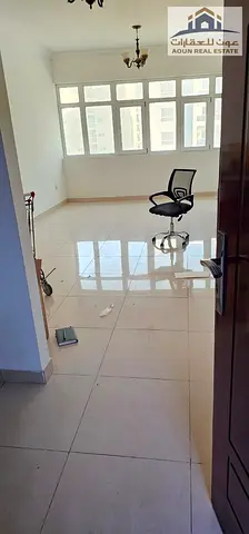 🔥 غرفتين ماستر في القاسمية الند | صف أول على الشارع | قريب من نستو | 45,000 درهم 🇦🇪 شقة غرفتين وصالة للإيجار السنوي – القاسمية الند