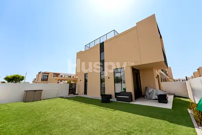 Corner Plot | Landscaped | Open Layout