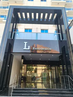 Brand new luxurious building.